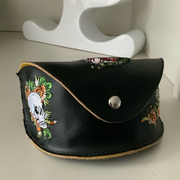 Y2K Early 2000’S ED HARDY Black Patch Tattoo Shield Sunglasses Case - Picture 1 of 16